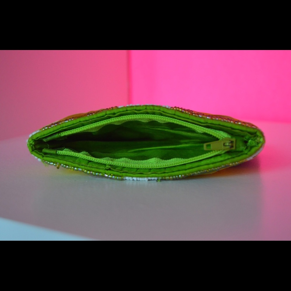 Beaded Wallet - Picture 3 of 3